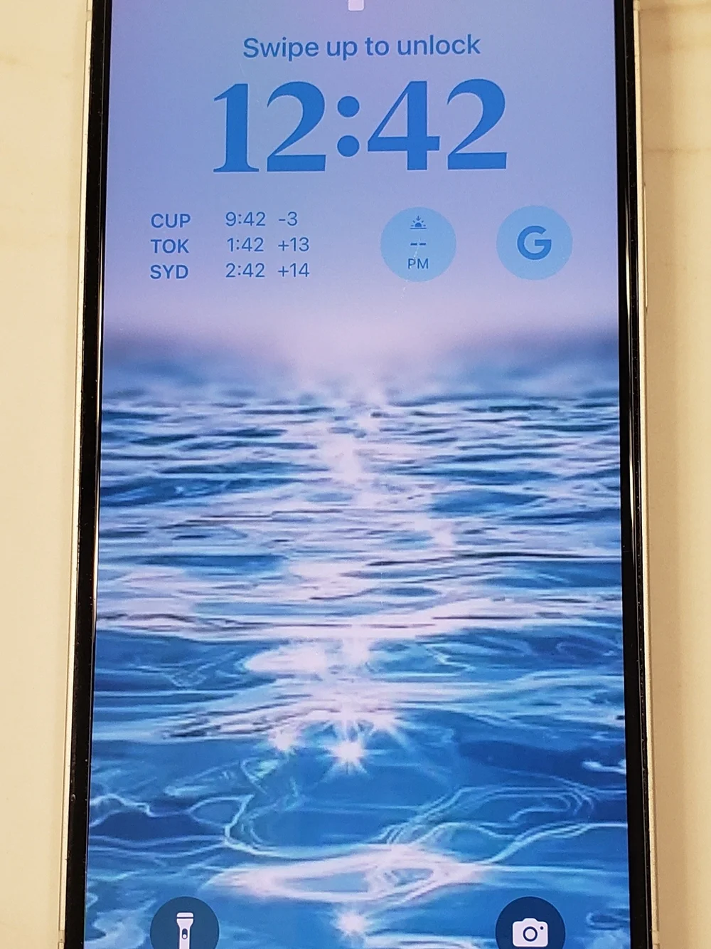 Apple White iPhone 128 GB with Siver Apple Logo ( Very Good Condition )